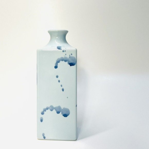 Adorable Vintage Signed Made in Japan Blue/White Hand-painted Fish Vase - Picture 5 of 8